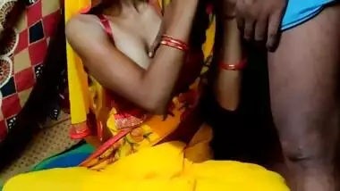 Indian Desi Bhabhi Selling Vegetables Fucking In Public Place