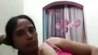 Bhabhi Record Her Nude Video