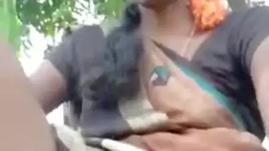 Telugu Desi XXX wife showing her ass and pussy outdoors