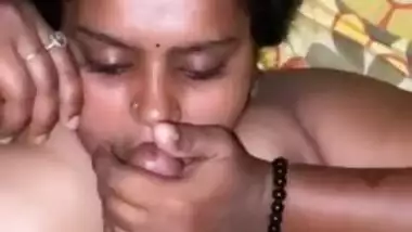 Hot Bangla dick engulfing MMS sex video