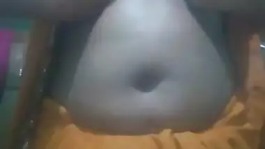 Village Bhabhi shows her boobs and pussy