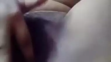 Hot and Beautiful Tamil Housewife Dirty video call