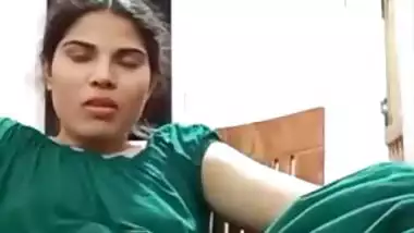 Best video call sex chat of hot figure showing pussy