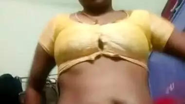 desi aunty hot show 2