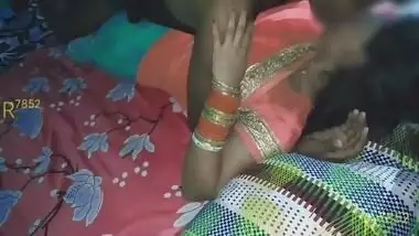 Bhabhi Ke Boyfriend Ne Pahle Bhabhi Ki Saree Kholi Phir Blouse Or Bra Khol Kar Bhabhi Ne Dudh Pilaya With Hindi Talk