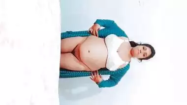 Paki Wife Shows Her Big Boobs and Masturbating