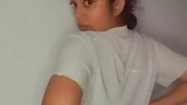 Hot Desi Young Indian Girl Showing Her Self Many Clips Part 5