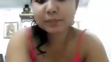 Desi sexy XXX model show her big boobs on web cam