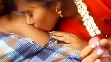 South Indian Girl Sucking Nipples Of Lover In Car