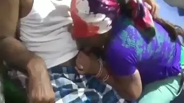 Desi wife Blowjob and gaand show