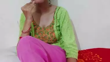 Desi Stepmom Convinced By Horny Stepson For Hard Fuck Desi Hot Sexy Stepmom Ka Teen Son Ne Chudai Pani Nikal Diya! Hindi