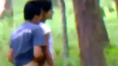 Real MMS of Indian college teen couples hot romance in jungle