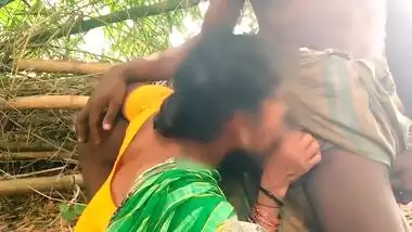 Indian village desi bhabhi jangal sex in forest fuck