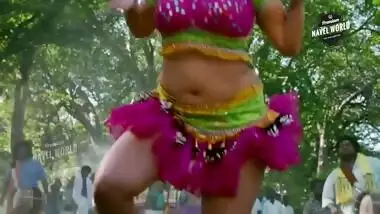 Gayathri Raghuram Big Fat Navel Show 