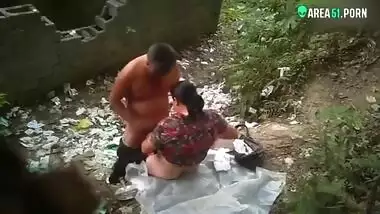 Mature aunty caught fucking with local guy outdoor In jungle, desi xxx mms