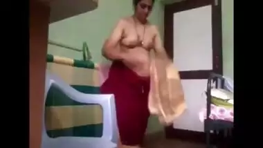 Indian Aunty Caught On Cam While Changing Clothes