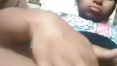 Desi village girl fingering pussy