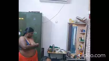 Dusky village Tamil wife blowjob to husband in topless