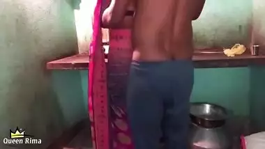 Desi Maid Ko Makaan Malik Ne Kitchen Me Choda Saree Uthaka