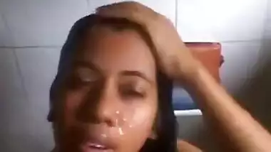 Wet and sexy Desi chick poses for amateur XXX video in the shower
