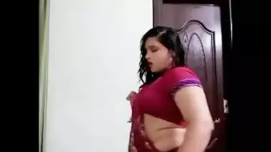 bubbly delhi housewife bhabhi ishita kumari navel show