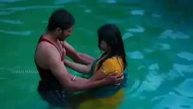 Swimming pool masala Indian porn of desi bhabhi