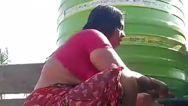 Village wife open nude bath in terrace viral MMS