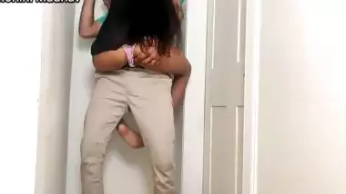 Pizza Delivery Boy Asking For Tip To Bhabhi And Fucked