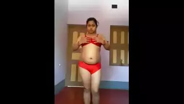 Hyderabadi young bhabhi exposed her big boobs