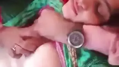 Amateur Indian car sex MMS video