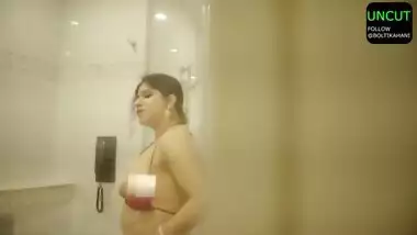 Bangla boudhi takes a waiter’s dick in the bathroom