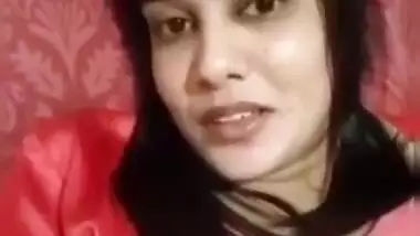Indian girl play with pussy