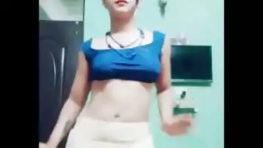 hot mumbai college girl kavitha saggy navel show