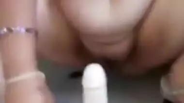 Bhabi masturbating with Dildo