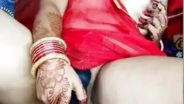 Raajsingh5566 Showing Boobs through Red Net Saree & Masturbating on StripChat Show