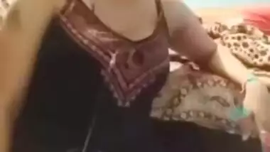 Gorgeous Indian auntie (DESI PRETTY PRINCESS) MUST SEE