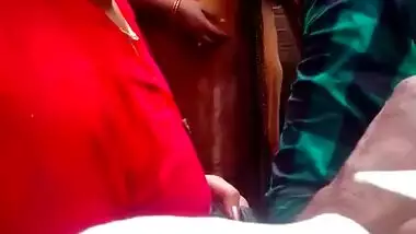 Madurai hot young girl wet chudi with boobs at public part:2