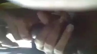 Awesome MMS video of Desi lovers having XXX fun in backseat of car
