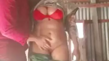 Bangladeshi village wife invites lover to fuck her pussy