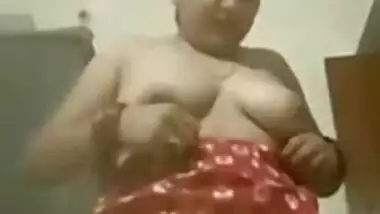 Naked gujarati aunty dressing sex video