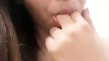 Full Nude Desi Babe Mouth Fingering Choot Fingering Tasing her Pussy Juice