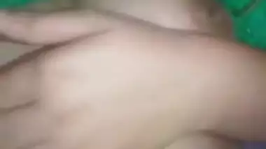 Desi hot bhabhi showing vdo