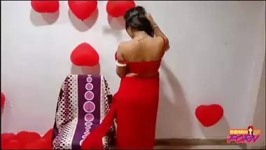 Indian Babe On Valentine Day Seducing Her Lover With Her Hot Big Boobs