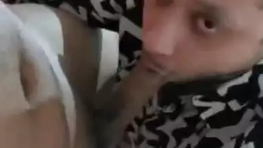 A Dhaka guy sucks his friend’s dick in a gay sex video