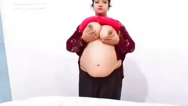 Horny BBW Paki Bhabhi Shows her Boobs and Pussy