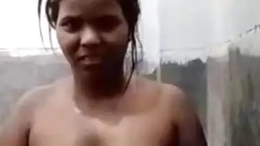 Bangladeshi Girl Nude Bath