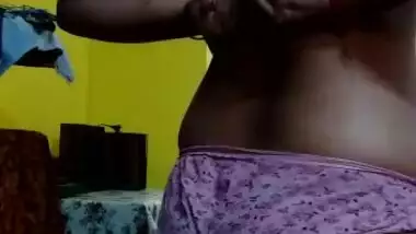 Desi village girl remove dress and pussy fingering