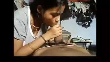 desi bhabhi giving blowjob