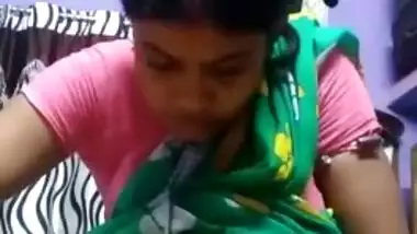 Bengali wife showing bawdy cleft MMS video