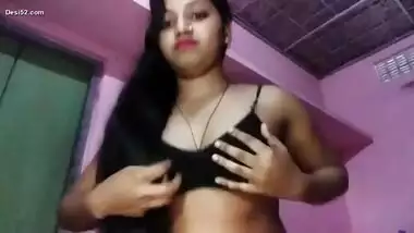 Desi cute village bhabi show her big boobs selfie video